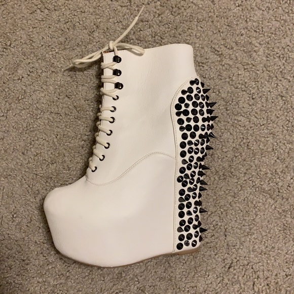 Jeffrey Campbell Damsel SP White Black Size 8 - With Box & Replacement Spikes - Picture 2 of 9